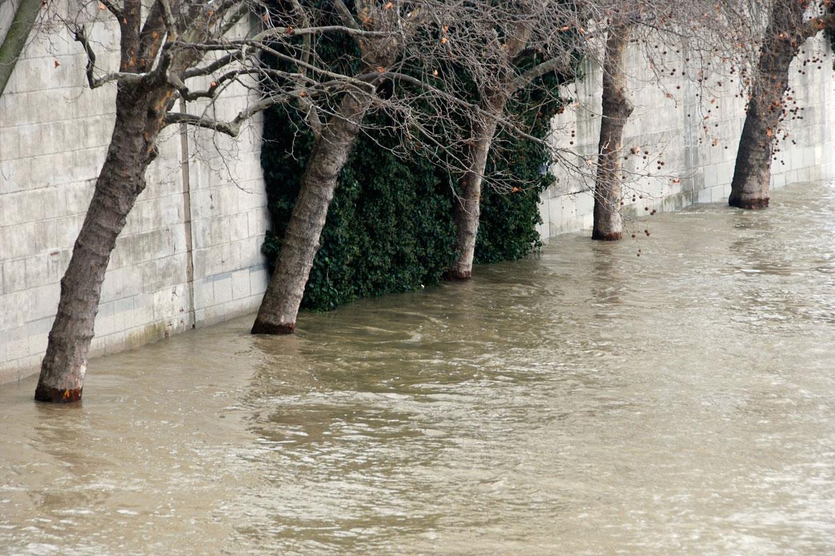 Εδώ, κάποτε, υπήρχε ένα πεζοδρόμιο...