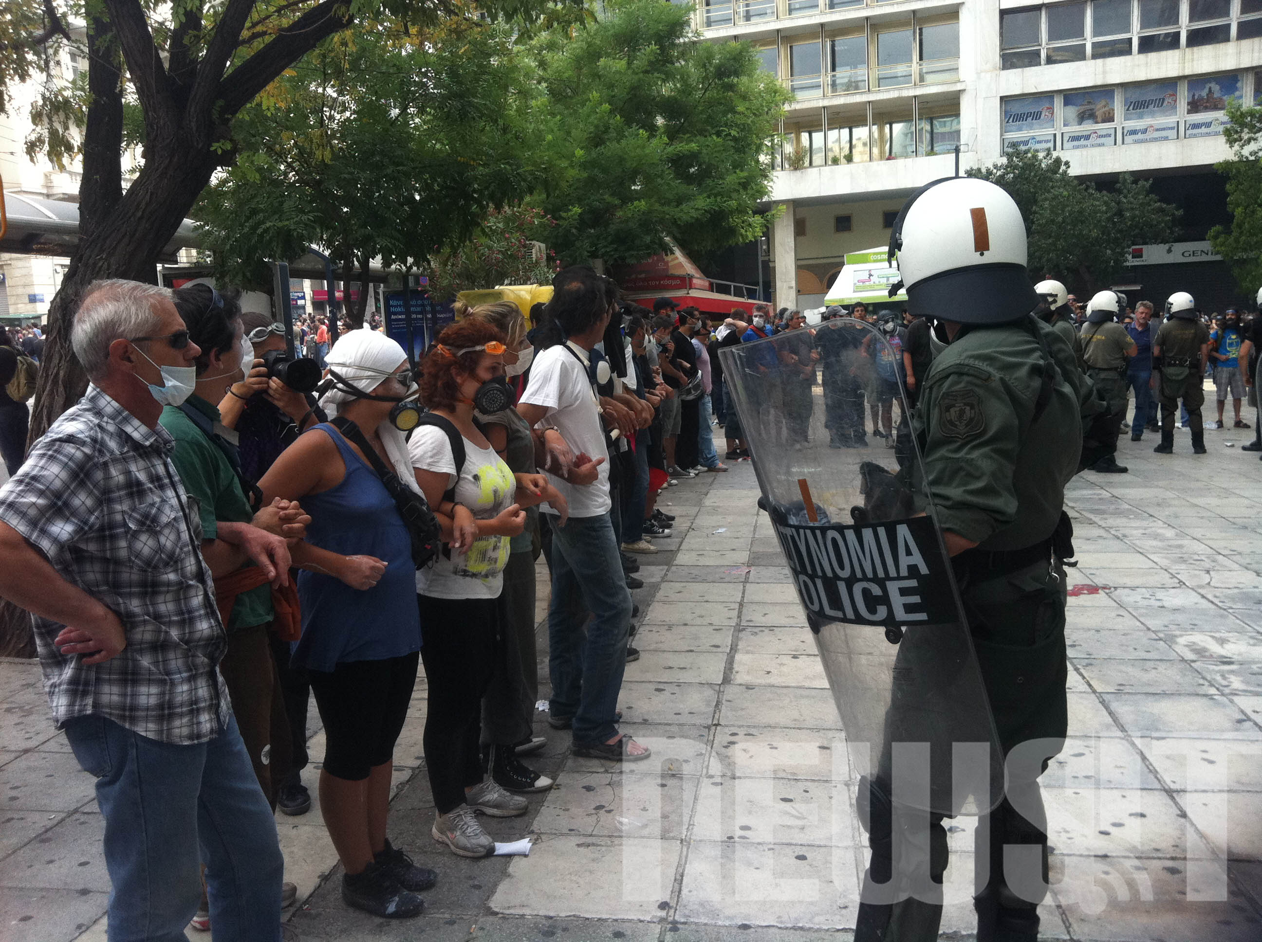 ΩΡΑ 16.00 ΑΛΥΣΙΔΑ ΤΩΝ ΑΓΑΝΑΚΤΙΣΜΕΝΩΝ ΣΤΟ ΣΥΝΤΑΓΜΑ