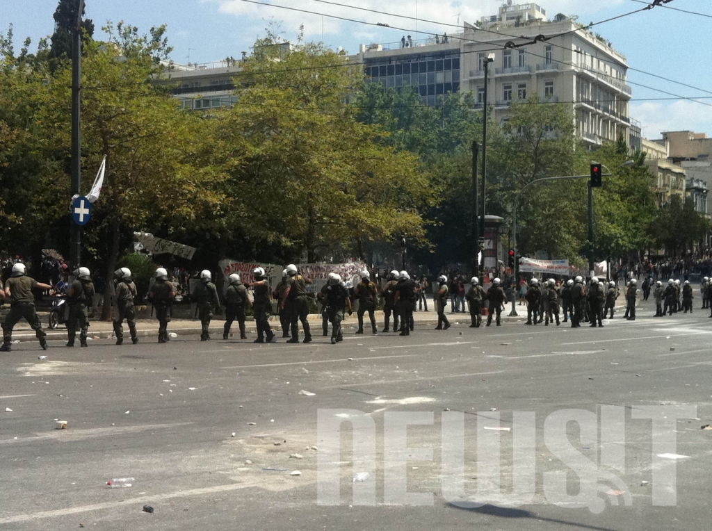 ΩΡΑ 15.40 ΣΕ ΚΛΟΙΟ ΤΟ ΣΥΝΤΑΓΜΑ