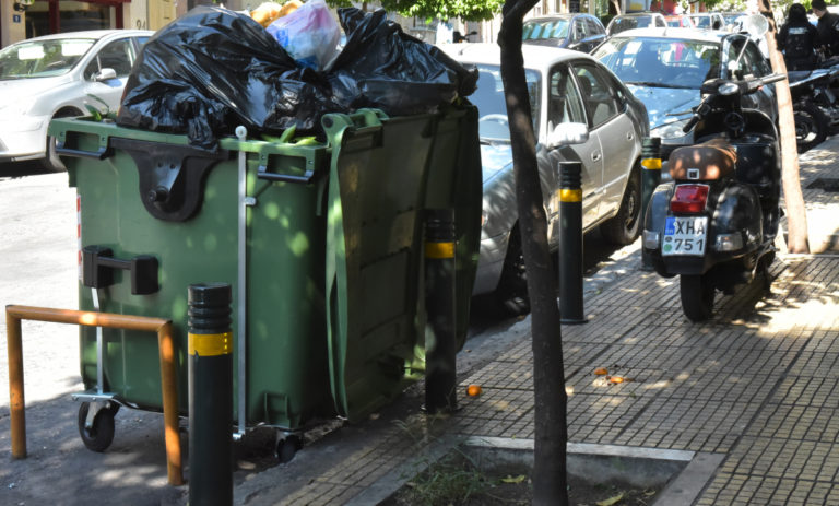 Χανιά: Δεν μαζεύουν τα σκουπίδια – Κατάληψη στο αμαξοστάσιο των απορριμματοφόρων! | Newsit.gr Χανιά: Δεν μαζεύουν τα σκουπίδια – Κατάληψη στο αμαξοστάσιο των απορριμματοφόρων! | Newsit.gr