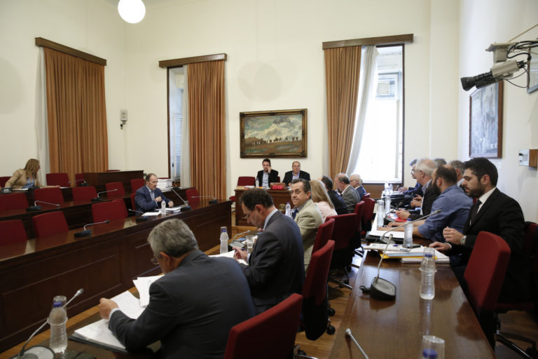 Χαμός στην εξεταστική για την Υγεία! Tweet Νικολόπουλου με λίστες πολιτικών αιτημάτων για προσλήψεις | Newsit.gr Χαμός στην εξεταστική για την Υγεία! Tweet Νικολόπουλου με λίστες πολιτικών αιτημάτων για προσλήψεις | Newsit.gr