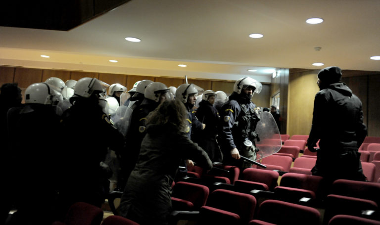 Επτά μήνες με αναστολή στον χρυσαυγίτη που προκάλεσε τη Μάγδα Φύσσα | Newsit.gr Επτά μήνες με αναστολή στον χρυσαυγίτη που προκάλεσε τη Μάγδα Φύσσα | Newsit.gr