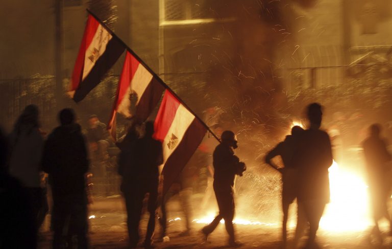 Επέτειος με αίμα – 7 νεκροί και εκατοντάδες τραυματίες στην Αίγυπτο | Newsit.gr Επέτειος με αίμα – 7 νεκροί και εκατοντάδες τραυματίες στην Αίγυπτο | Newsit.gr