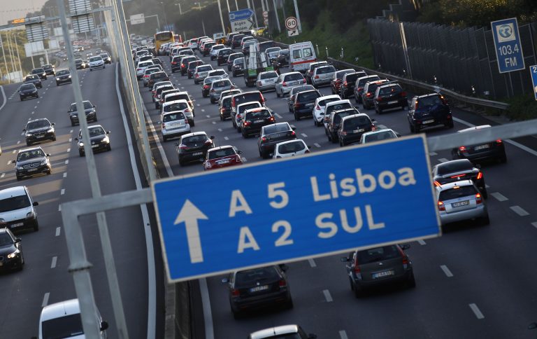 Χάος στη Λισαβόνα λόγω απεργίας στις συγκοινωνίες | Newsit.gr Χάος στη Λισαβόνα λόγω απεργίας στις συγκοινωνίες | Newsit.gr