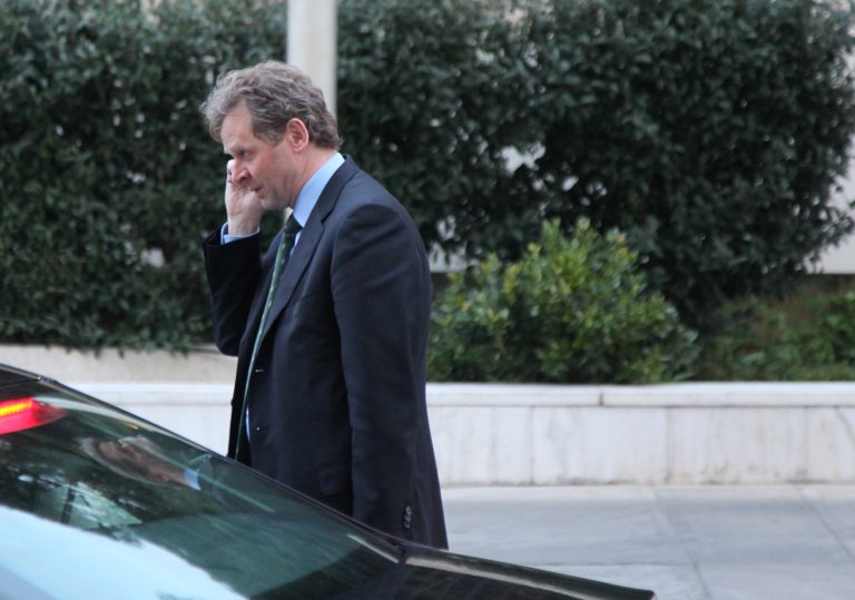 Θέλουν και τα… ρέστα μας – 25% μειώσεις απαιτεί η τρόικα | Newsit.gr Θέλουν και τα… ρέστα μας – 25% μειώσεις απαιτεί η τρόικα | Newsit.gr