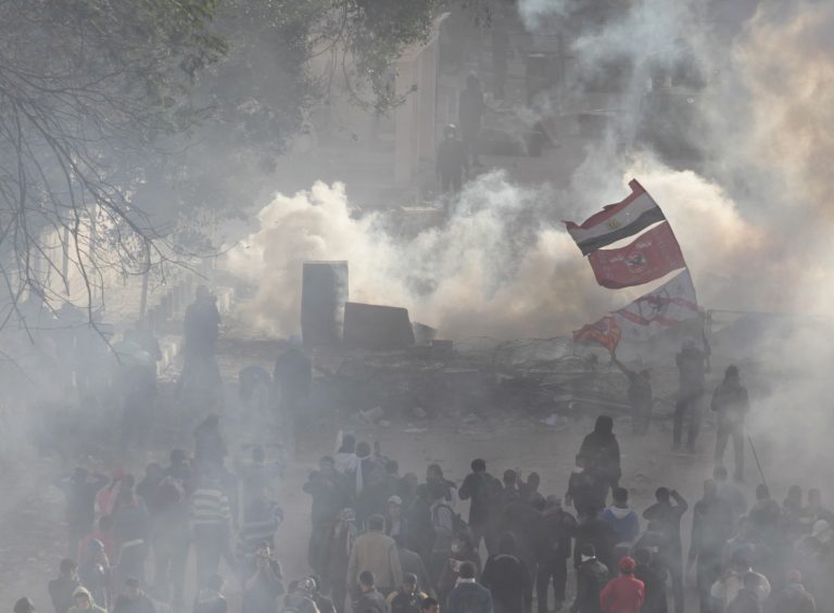Στις φλόγες ξανά η Αίγυπτος – Συγκρούσεις με νεκρούς και τραυματίες | Newsit.gr Στις φλόγες ξανά η Αίγυπτος – Συγκρούσεις με νεκρούς και τραυματίες | Newsit.gr