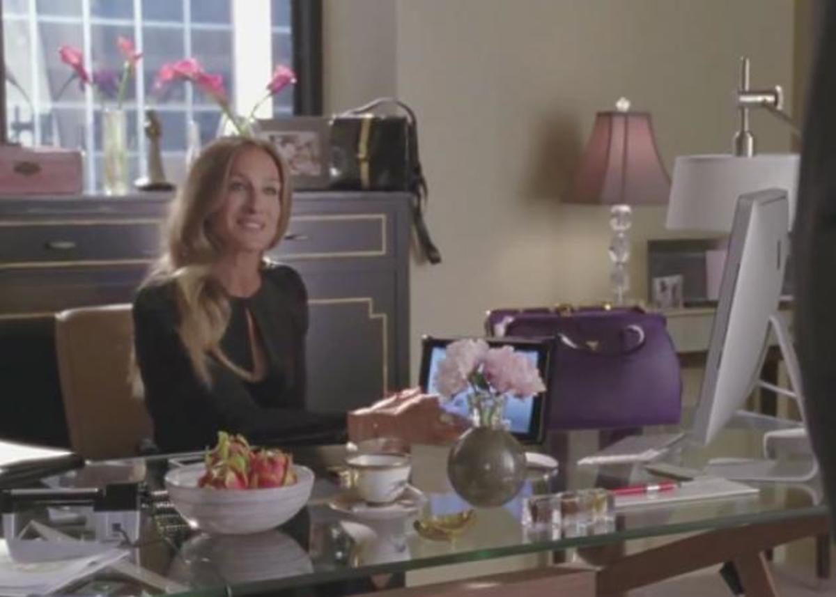 Sarah Jessica Parker: Ποια τσάντα κρατάει στη νέα της ταινία Glee; | Newsit.gr Sarah Jessica Parker: Ποια τσάντα κρατάει στη νέα της ταινία Glee; | Newsit.gr