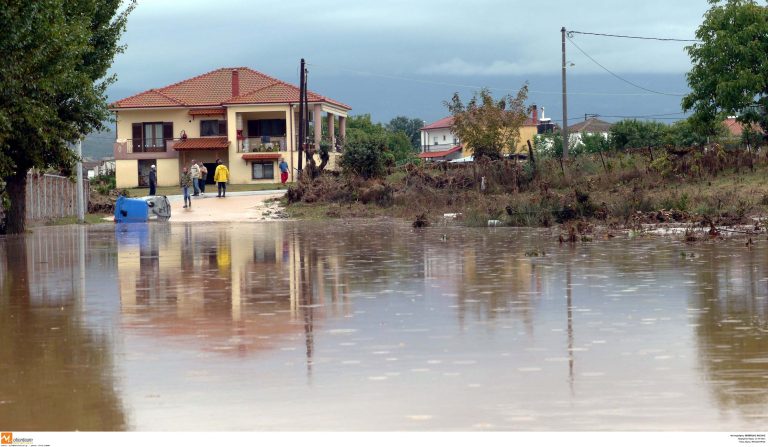 Θεσσαλονίκη: Χωριό… »βομβαρδισμένο» από την κακοκαιρία – Δείτε φωτορεπορτάζ! | Newsit.gr Θεσσαλονίκη: Χωριό… »βομβαρδισμένο» από την κακοκαιρία – Δείτε φωτορεπορτάζ! | Newsit.gr