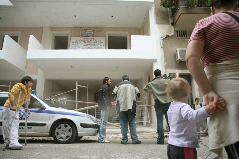 Ηράκλειο: Τραγωδία σε οικοδομή – Αυτοκτόνησε μετά από τηλεφώνημα στην Αλβανία! | Newsit.gr Ηράκλειο: Τραγωδία σε οικοδομή – Αυτοκτόνησε μετά από τηλεφώνημα στην Αλβανία! | Newsit.gr