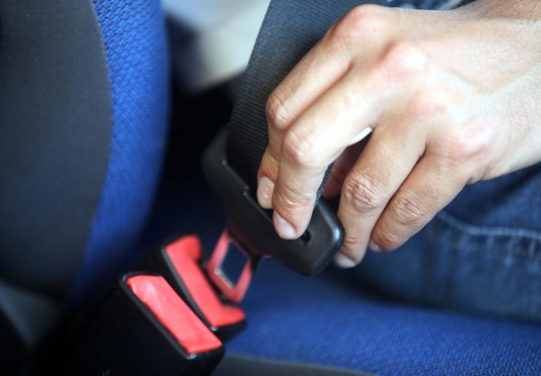 Ηράκλειο: Τι λέτε να έβαλε στο κάθισμα του συνοδηγού για να πάει βόλτα; | Newsit.gr Ηράκλειο: Τι λέτε να έβαλε στο κάθισμα του συνοδηγού για να πάει βόλτα; | Newsit.gr
