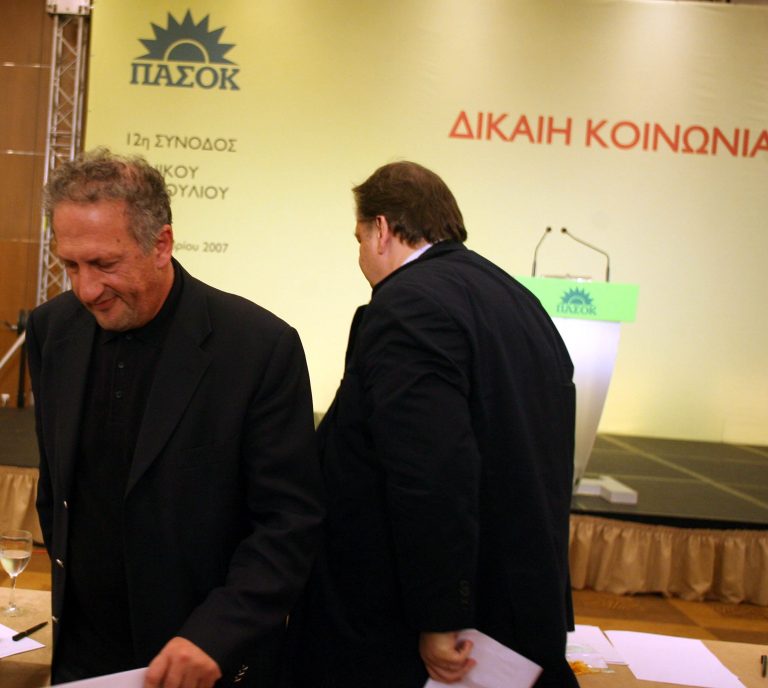 Αποκεφαλίζει Σκανδαλίδη από το ΙΣΤΑΜΕ ο Βενιζέλος – Παγώνει τα σενάρια ανασχηματισμού – Η πόρτα του ΠΑΣΟΚ έκλεισε για τους διαγραφέντες! | Newsit.gr Αποκεφαλίζει Σκανδαλίδη από το ΙΣΤΑΜΕ ο Βενιζέλος – Παγώνει τα σενάρια ανασχηματισμού – Η πόρτα του ΠΑΣΟΚ έκλεισε για τους διαγραφέντες! | Newsit.gr