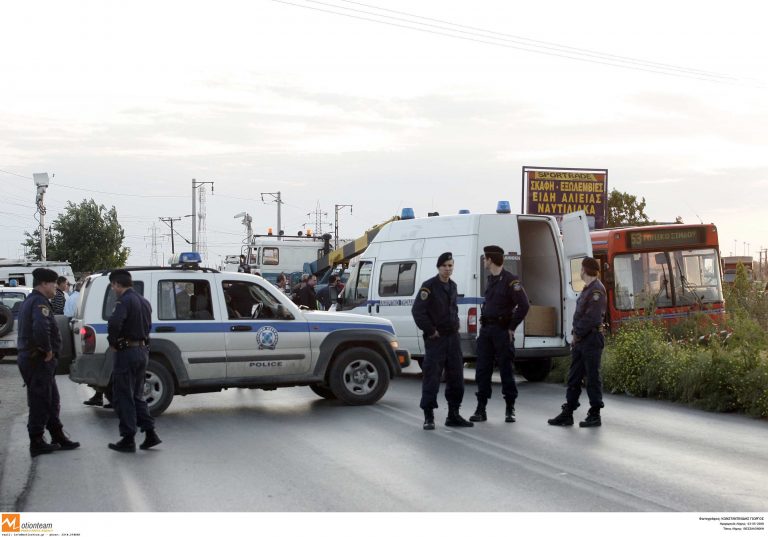 Ηλεία: Χρησιμοποίησε τον 5χρονο γιο του για «κάλυψη» σε αστυνομική καταδίωξη! | Newsit.gr Ηλεία: Χρησιμοποίησε τον 5χρονο γιο του για «κάλυψη» σε αστυνομική καταδίωξη! | Newsit.gr