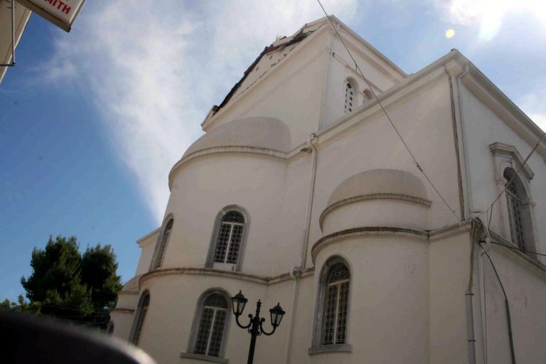 Ηλεία: Έκλεψαν τα τάματα από την εκκλησία | Newsit.gr Ηλεία: Έκλεψαν τα τάματα από την εκκλησία | Newsit.gr