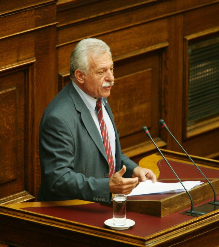 Ηράκλειο: Κατέλαβαν το γραφείο του βουλευτή Μ.Στρατάκη! | Newsit.gr Ηράκλειο: Κατέλαβαν το γραφείο του βουλευτή Μ.Στρατάκη! | Newsit.gr
