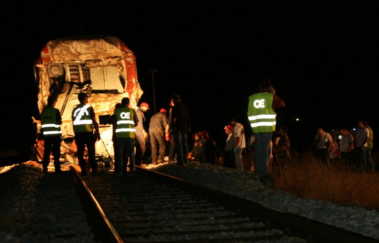Ημαθία: Αμαξοστοιχία παρέσυρε αυτοκίνητο – Σώθηκε από θαύμα η γυναίκα οδηγός! | Newsit.gr Ημαθία: Αμαξοστοιχία παρέσυρε αυτοκίνητο – Σώθηκε από θαύμα η γυναίκα οδηγός! | Newsit.gr