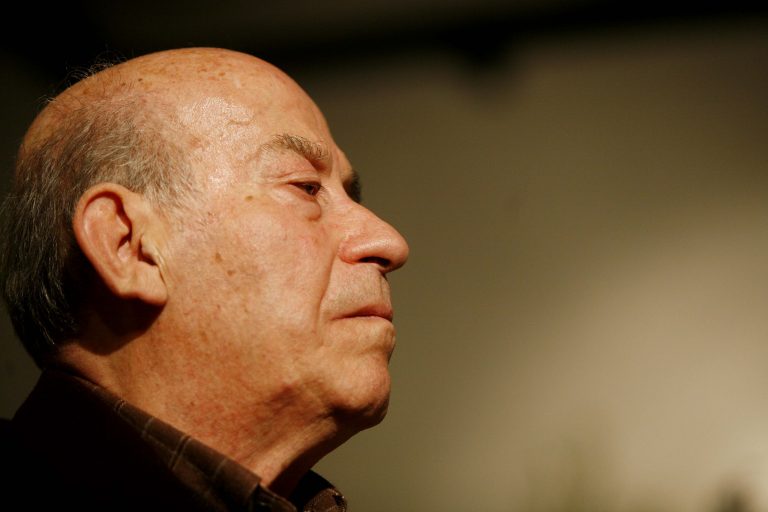 O K.Βουτσάς και η Β.Τριφύλλη μιλούν στο Newsit για τον φίλο τους Θανάση Βέγγο | Newsit.gr O K.Βουτσάς και η Β.Τριφύλλη μιλούν στο Newsit για τον φίλο τους Θανάση Βέγγο | Newsit.gr