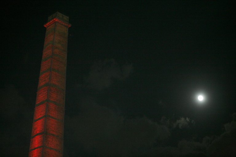 Καμινάδα σκορπά τον τρόμο στην Αμαλιάδα | Newsit.gr Καμινάδα σκορπά τον τρόμο στην Αμαλιάδα | Newsit.gr