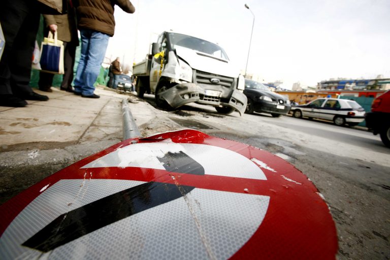 Βοιωτία: Κοριτσάκι νεκρό από τις ρόδες του αυτοκινήτου φίλου του πατέρα της | Newsit.gr Βοιωτία: Κοριτσάκι νεκρό από τις ρόδες του αυτοκινήτου φίλου του πατέρα της | Newsit.gr