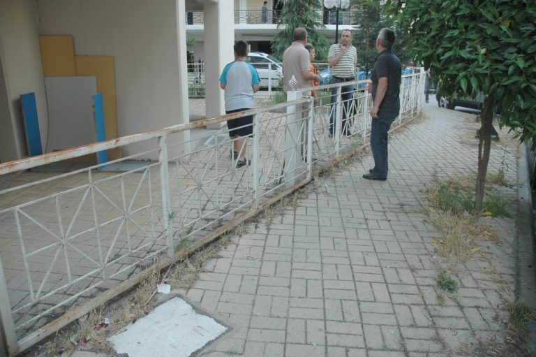 Αίγιο: Ηλικιωμένος έπεσε στο κενό, από το μπαλκόνι του σπιτιού του! | Newsit.gr Αίγιο: Ηλικιωμένος έπεσε στο κενό, από το μπαλκόνι του σπιτιού του! | Newsit.gr