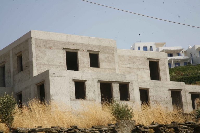 Λάρισα: Μετέτρεψαν την οικοδομή σε αποξηραντήριο κάνναβης! | Newsit.gr Λάρισα: Μετέτρεψαν την οικοδομή σε αποξηραντήριο κάνναβης! | Newsit.gr