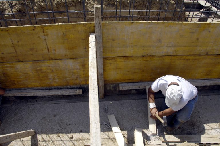 Βόλος: Εργάτης οικοδομής έκανε… την προίκα του! | Newsit.gr Βόλος: Εργάτης οικοδομής έκανε… την προίκα του! | Newsit.gr