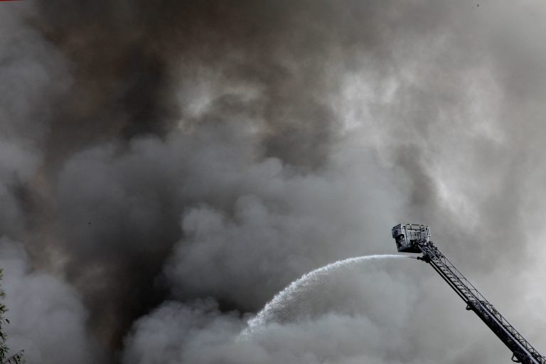 Λασίθι: Κόλαση φωτιάς σε εργοστάσιο – Τιτάνιες οι προσπάθειες των πυροσβεστών! | Newsit.gr Λασίθι: Κόλαση φωτιάς σε εργοστάσιο – Τιτάνιες οι προσπάθειες των πυροσβεστών! | Newsit.gr