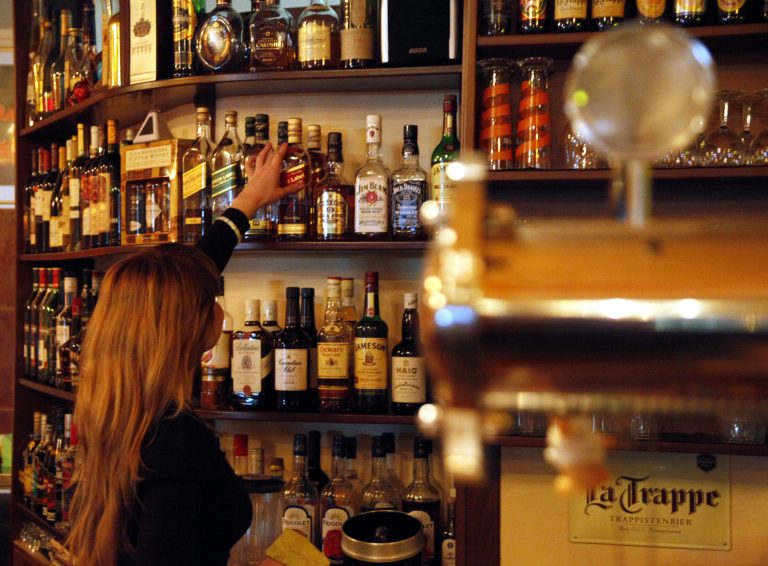 Λασίθι: Μετά τις ευχές για τη νέα χρονιά… πισώπλατο μαχαίρωμα! | Newsit.gr Λασίθι: Μετά τις ευχές για τη νέα χρονιά… πισώπλατο μαχαίρωμα! | Newsit.gr
