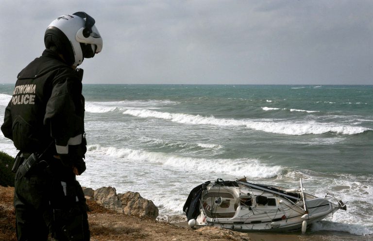 Μυτιλήνη: Περπατούσαν και έβλεπαν τη θάλασσα, να ξεβράζει πτώμα γυναίκας! | Newsit.gr Μυτιλήνη: Περπατούσαν και έβλεπαν τη θάλασσα, να ξεβράζει πτώμα γυναίκας! | Newsit.gr