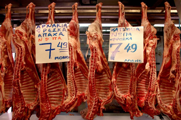 Δράμα: Δεν βρέθηκε η χρυσή τομή για την τιμή του Πασχαλινού οβελία | Newsit.gr Δράμα: Δεν βρέθηκε η χρυσή τομή για την τιμή του Πασχαλινού οβελία | Newsit.gr