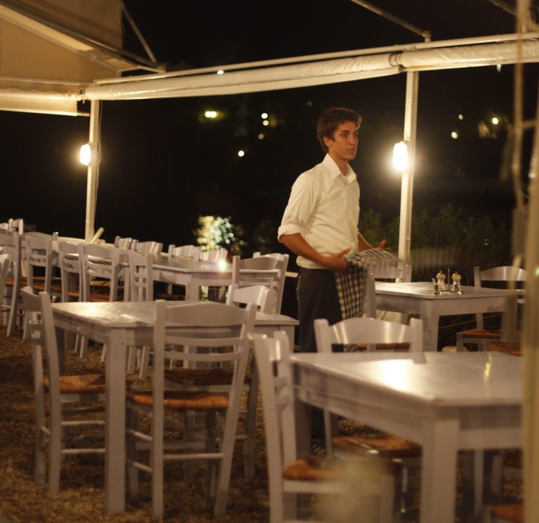 Κρήτη: Από το ψητοπωλείο στο νοσοκομείο για ένα… σκούντηγμα! | Newsit.gr Κρήτη: Από το ψητοπωλείο στο νοσοκομείο για ένα… σκούντηγμα! | Newsit.gr