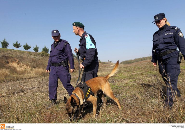 Θράκη: Σωματέμπορος έφερε με βάρκα 8 λαθρομετανάστες! | Newsit.gr Θράκη: Σωματέμπορος έφερε με βάρκα 8 λαθρομετανάστες! | Newsit.gr