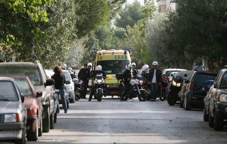 Χανιά: Πυροβόλησε τη γυναίκα του με καραμπίνα – Η αστυνομία αναζητά τον δράστη την ώρα που η γυναίκα χαροπαλεύει! | Newsit.gr Χανιά: Πυροβόλησε τη γυναίκα του με καραμπίνα – Η αστυνομία αναζητά τον δράστη την ώρα που η γυναίκα χαροπαλεύει! | Newsit.gr