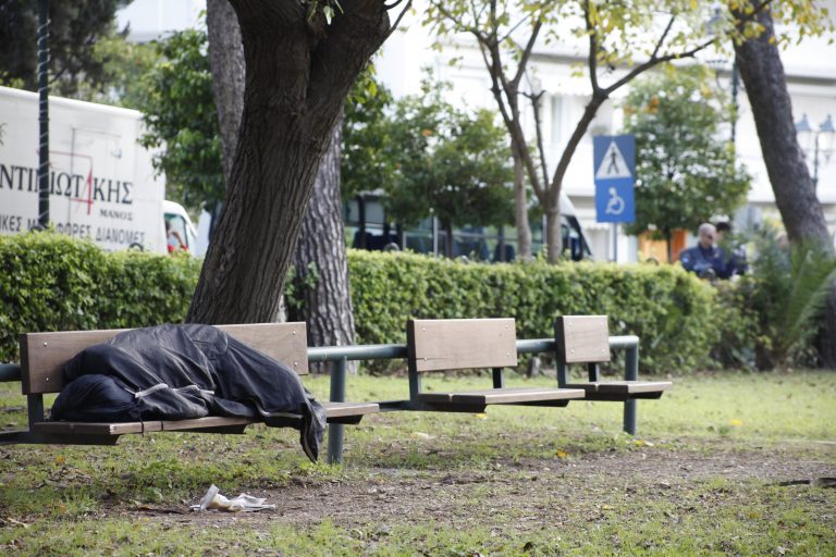 Εύβοια: Βρήκε τον άντρα της νεκρό, στον κήπο που εργαζόταν! | Newsit.gr Εύβοια: Βρήκε τον άντρα της νεκρό, στον κήπο που εργαζόταν! | Newsit.gr