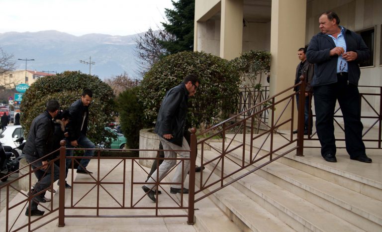 Στον ανακριτή Χαλκίδας απολογούνται αύριο τα μέλη σπείρας διαρρηκτών | Newsit.gr Στον ανακριτή Χαλκίδας απολογούνται αύριο τα μέλη σπείρας διαρρηκτών | Newsit.gr