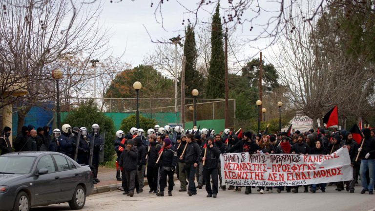 Θεσσσαλονίκη: Πορεία αλληλεγγύης για τους μετανάστες απεργούς πείνας | Newsit.gr Θεσσσαλονίκη: Πορεία αλληλεγγύης για τους μετανάστες απεργούς πείνας | Newsit.gr