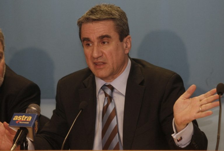 Λοβέρδος: Τέρμα τα ασθενοφόρα από τα γήπεδα! | Newsit.gr Λοβέρδος: Τέρμα τα ασθενοφόρα από τα γήπεδα! | Newsit.gr