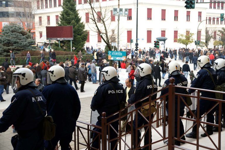 Ηγουμενίτσα: Αποκλεισμός του λιμανιού από κτηνοτρόφους | Newsit.gr Ηγουμενίτσα: Αποκλεισμός του λιμανιού από κτηνοτρόφους | Newsit.gr