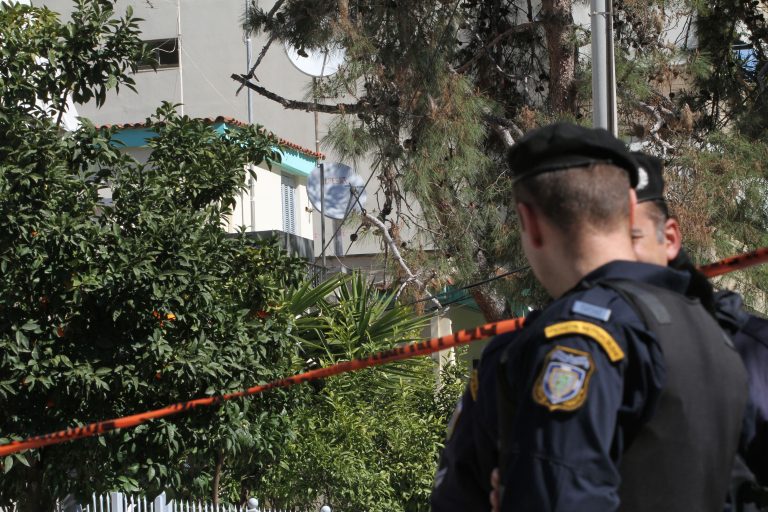 Φλώρινα: Αστυνομικοί-διακινητές! Έβγαλαν τη στολή για να μεταφέρουν έναν λαθρομετανάστη! | Newsit.gr Φλώρινα: Αστυνομικοί-διακινητές! Έβγαλαν τη στολή για να μεταφέρουν έναν λαθρομετανάστη! | Newsit.gr