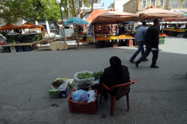 Σαν έρημη πόλη μοιάζει η λαϊκή αγορά των Τρικάλων! | Newsit.gr Σαν έρημη πόλη μοιάζει η λαϊκή αγορά των Τρικάλων! | Newsit.gr