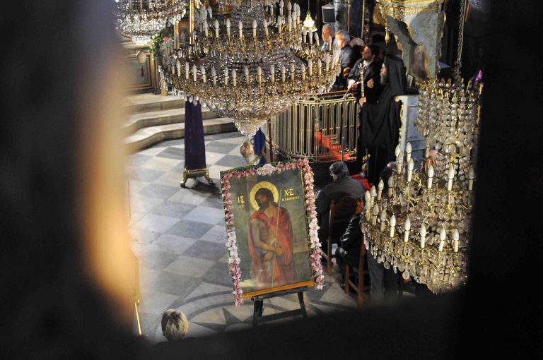Πάτρα: Μπήκαν με σφυρί, έσπασαν εικόνες και βούτηξαν τάματα! | Newsit.gr Πάτρα: Μπήκαν με σφυρί, έσπασαν εικόνες και βούτηξαν τάματα! | Newsit.gr