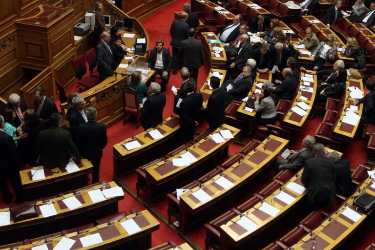 Μόνο με αναθεώρηση του Συντάγματος ΔΕΝ θα πάρουν τα αναδρομικά οι τ. βουλευτές! | Newsit.gr Μόνο με αναθεώρηση του Συντάγματος ΔΕΝ θα πάρουν τα αναδρομικά οι τ. βουλευτές! | Newsit.gr