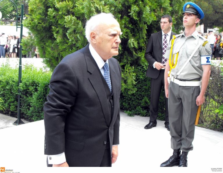 Τι κρύβει η αναβολή του ταξιδιού του Κ.Παπούλια στο εξωτερικό; | Newsit.gr Τι κρύβει η αναβολή του ταξιδιού του Κ.Παπούλια στο εξωτερικό; | Newsit.gr