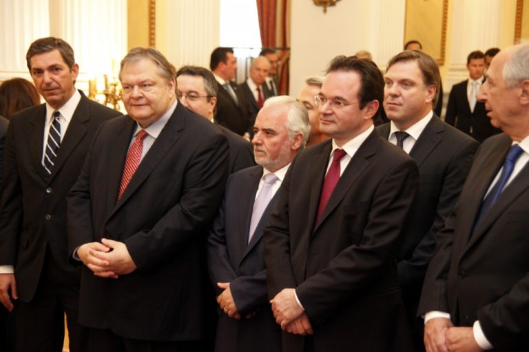 Πως έγινε τσάρος της Οικονομίας ο Ευάγγελος Βενιζέλος – Το ναυάγιο με τον Παπαδήμο – Πως έχασε ο Ρέππας την αντιπροεδρία | Newsit.gr Πως έγινε τσάρος της Οικονομίας ο Ευάγγελος Βενιζέλος – Το ναυάγιο με τον Παπαδήμο – Πως έχασε ο Ρέππας την αντιπροεδρία | Newsit.gr