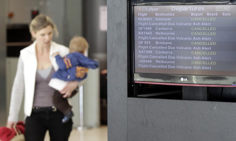 «Προσοχή: η Ελλάδα έχει απεργίες, επεισόδια και μεγάλη εγκληματικότητα!» | Newsit.gr «Προσοχή: η Ελλάδα έχει απεργίες, επεισόδια και μεγάλη εγκληματικότητα!» | Newsit.gr