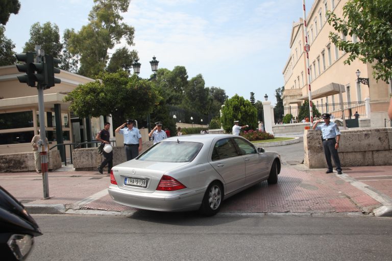 Μόλις 35 δεν θα πάρουν το βουλευτικό αυτοκίνητο | Newsit.gr Μόλις 35 δεν θα πάρουν το βουλευτικό αυτοκίνητο | Newsit.gr