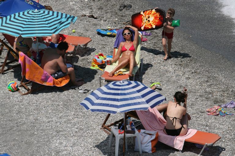 Δύο νεκροί και τρεις αγνοούμενοι σε παραλία μέσα σε μία μέρα! | Newsit.gr Δύο νεκροί και τρεις αγνοούμενοι σε παραλία μέσα σε μία μέρα! | Newsit.gr