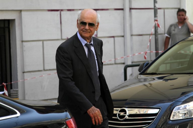 Κακλαμάνης κατά Ραγκούση: «Ουδείς αναντικατάστατος!» | Newsit.gr Κακλαμάνης κατά Ραγκούση: «Ουδείς αναντικατάστατος!» | Newsit.gr