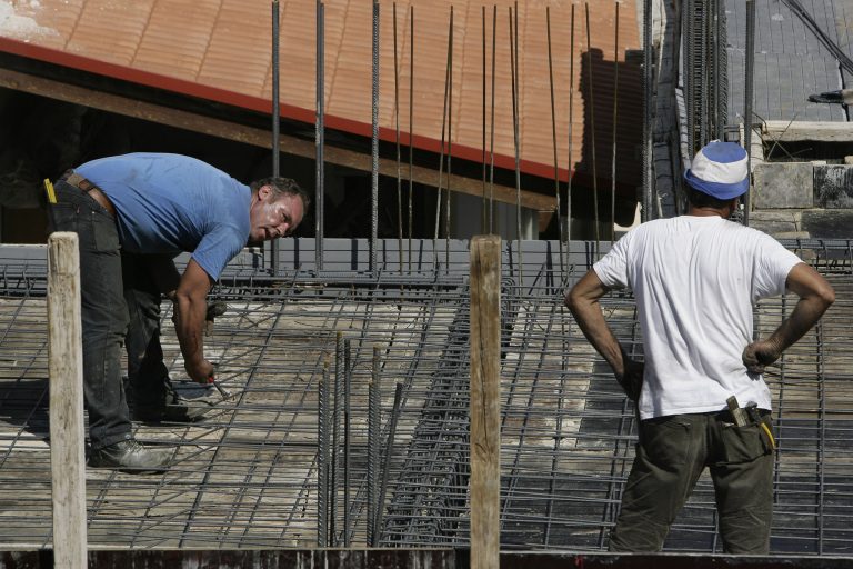 Αχαϊα: »Θα πάω το πρώτο φέρετρο στο γραφείο του περιφερειάρχη»! | Newsit.gr Αχαϊα: »Θα πάω το πρώτο φέρετρο στο γραφείο του περιφερειάρχη»! | Newsit.gr