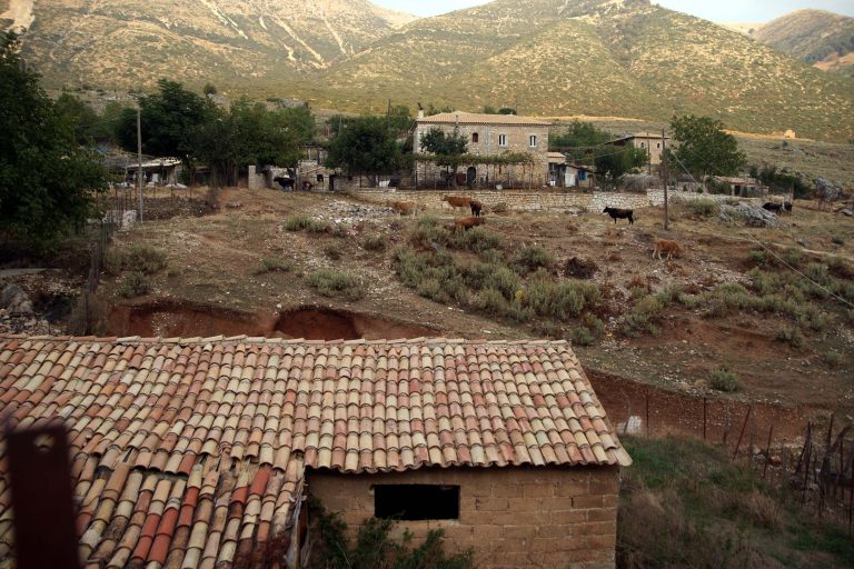 Βόλος: Αστυνομικός ξεβράκωσε και έδεσε με χειροπέδες τον πρώην της φίλης του! | Newsit.gr Βόλος: Αστυνομικός ξεβράκωσε και έδεσε με χειροπέδες τον πρώην της φίλης του! | Newsit.gr