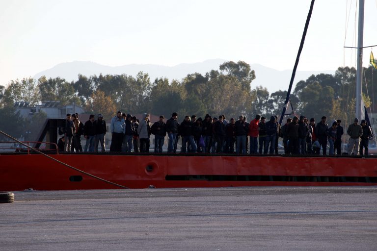 Κρήτη: Ψαράς εντόπισε λαθρομετανάστες που ετοιμάζονταν να φύγουν από τη χώρα | Newsit.gr Κρήτη: Ψαράς εντόπισε λαθρομετανάστες που ετοιμάζονταν να φύγουν από τη χώρα | Newsit.gr